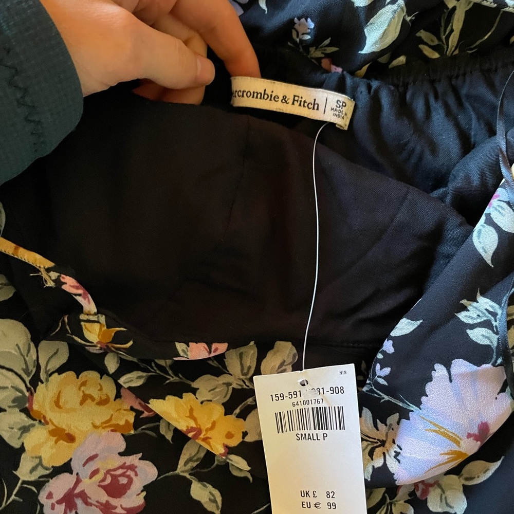 NWT Abercrombie & Fitch Best Dressed Guest Floral Jumpsuit - Picture 3 of 6